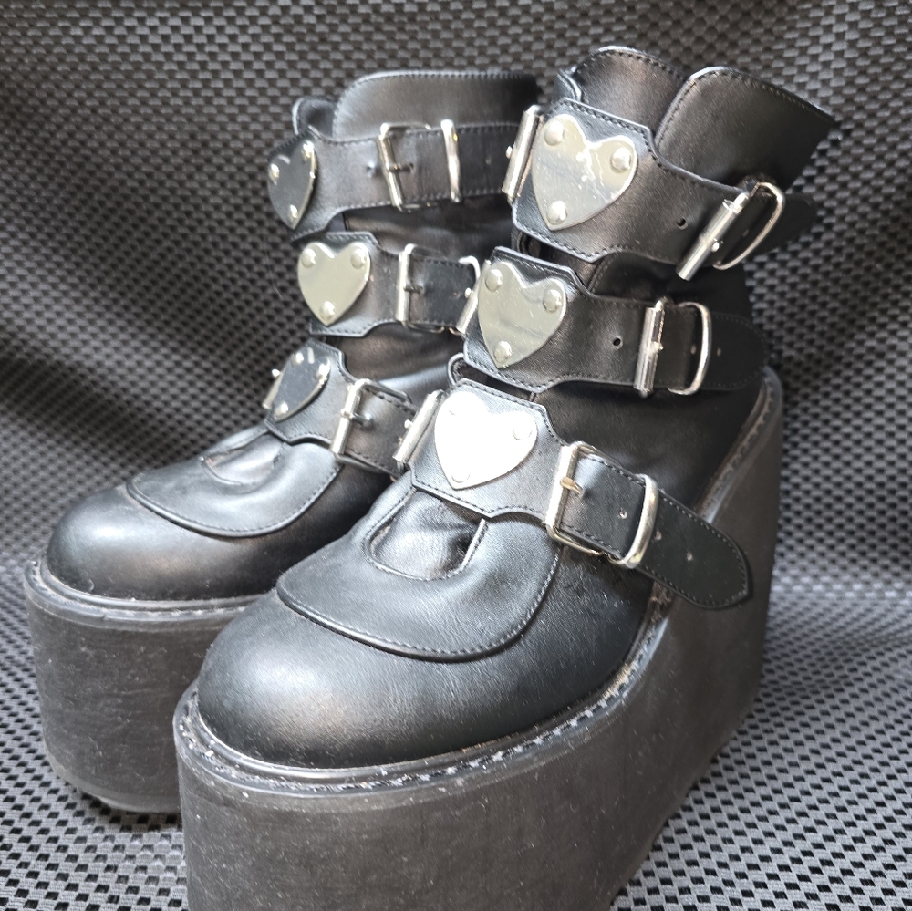 Demonia swing 105 black leather with hearts size 8